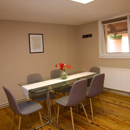 Apartament Rooster *
